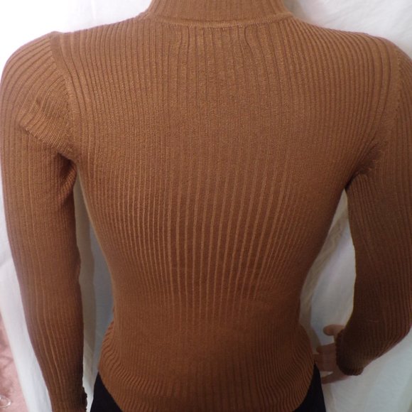 Brown Turtleneck Shirt (S) - Picture 6 of 7